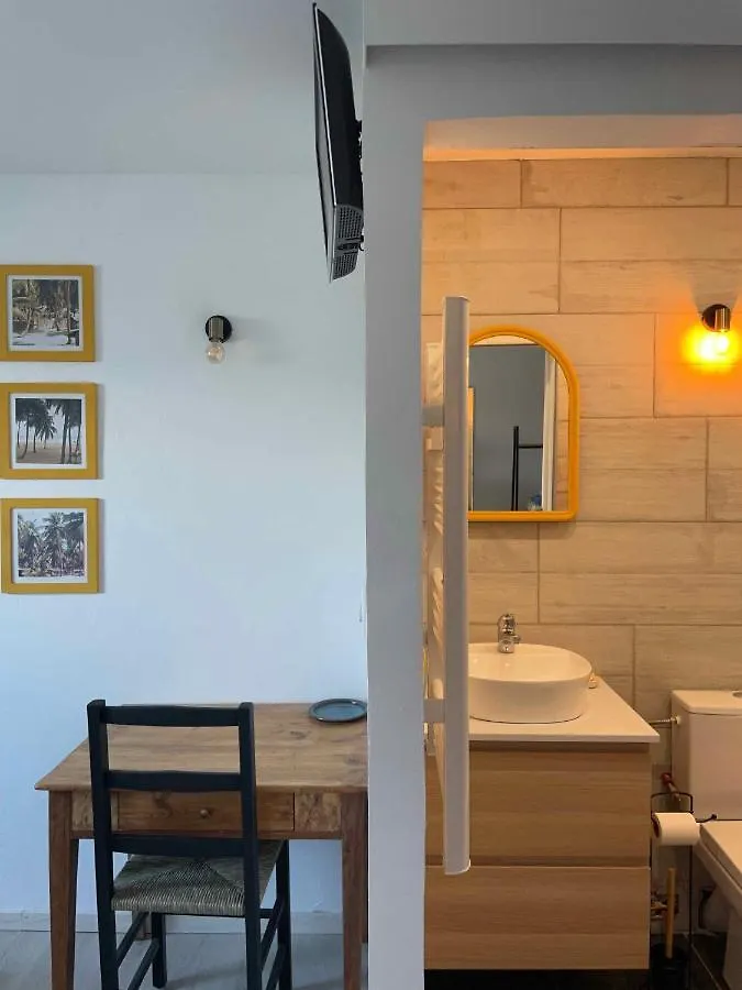 Maison L'Aiguille: Mountain Retreat with Guest Apartments Laye 0*,  France