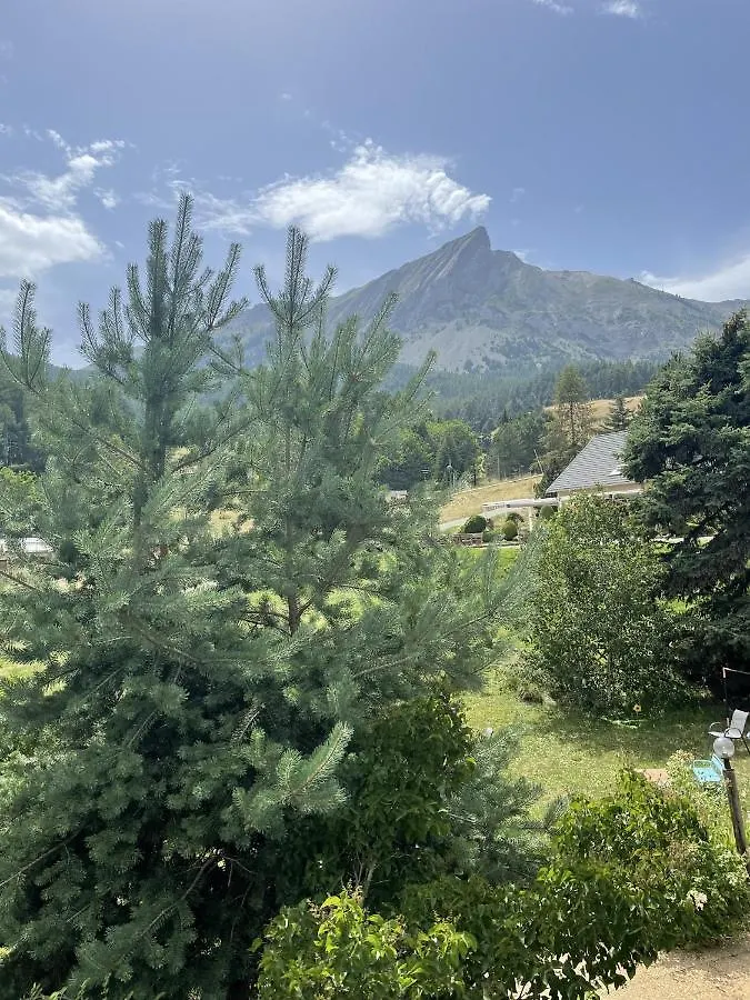 Maison L'Aiguille: Mountain Retreat with Guest Apartments Laye France