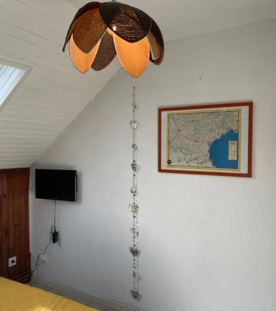 Maison L'Aiguille: Mountain Retreat with Guest Apartments Laye